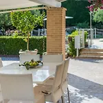 Alis Villa