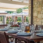 Alis Villa