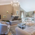 Alis Villa *